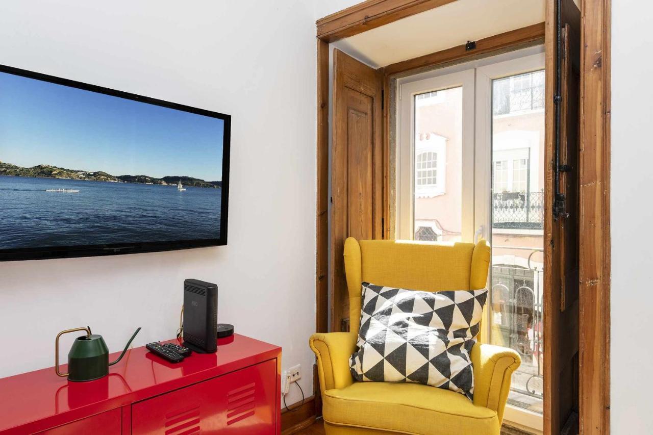 Typical Portuguese Apartment In Sao Bento リスボン エクステリア 写真